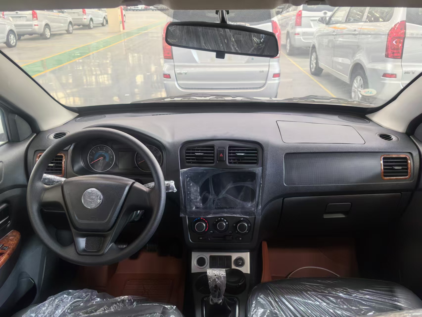 8passengers 1.5L gasoline engine MPV