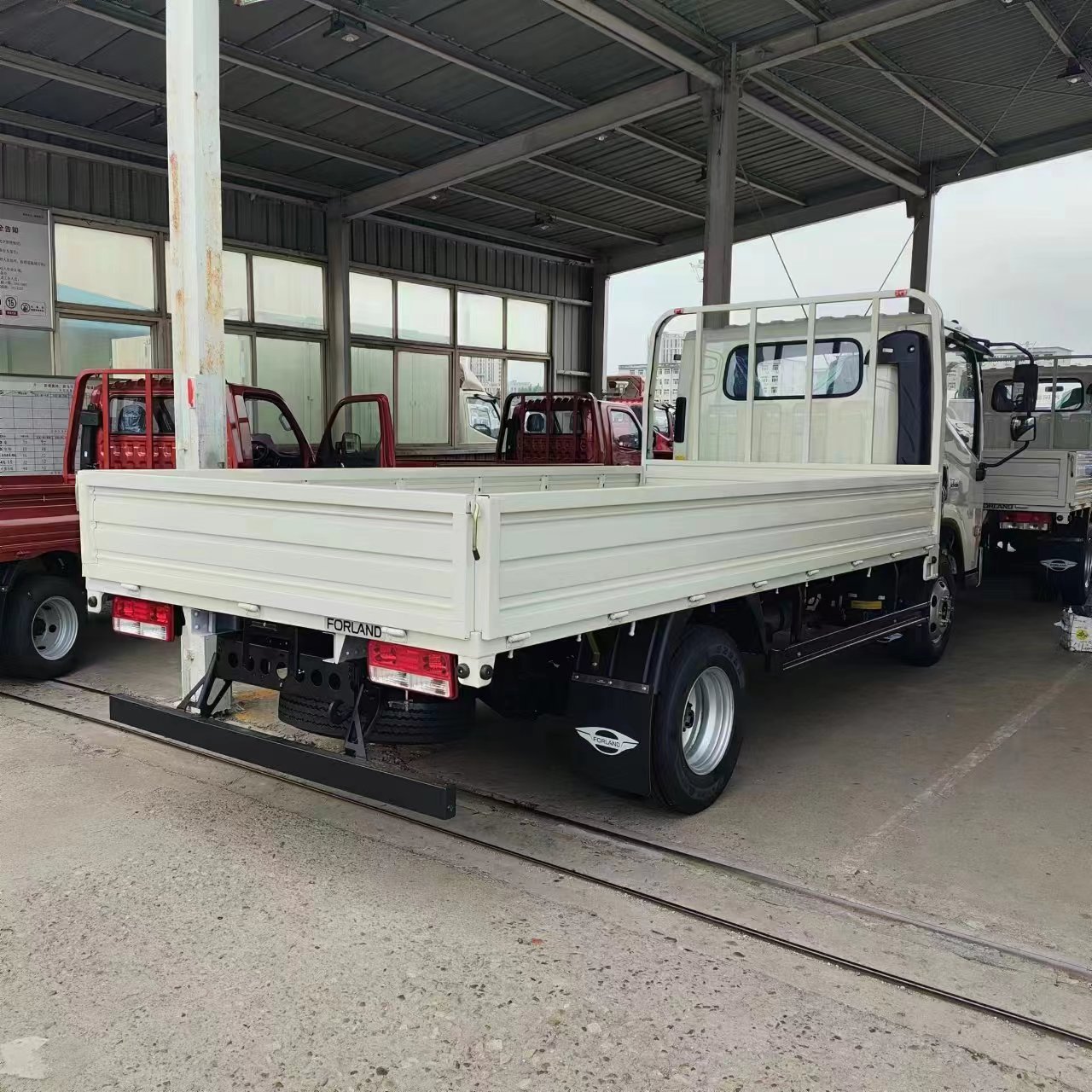 FORLAND 4TONS DIESEL CARGO TRUCK WITH SINGLE 1760MM CABIN