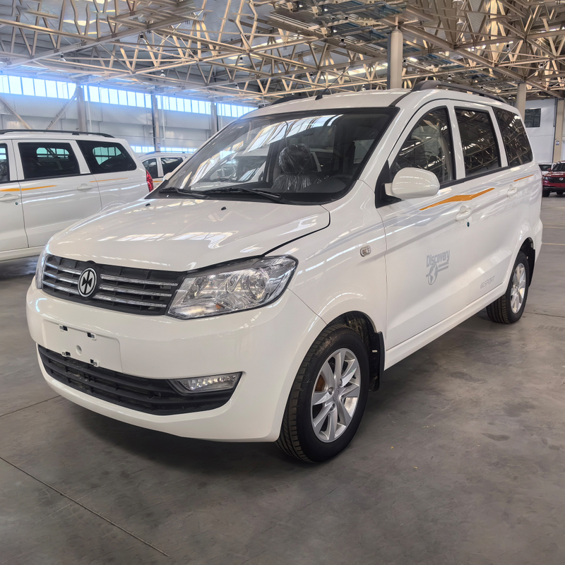 8passengers 1.5L gasoline engine MPV
