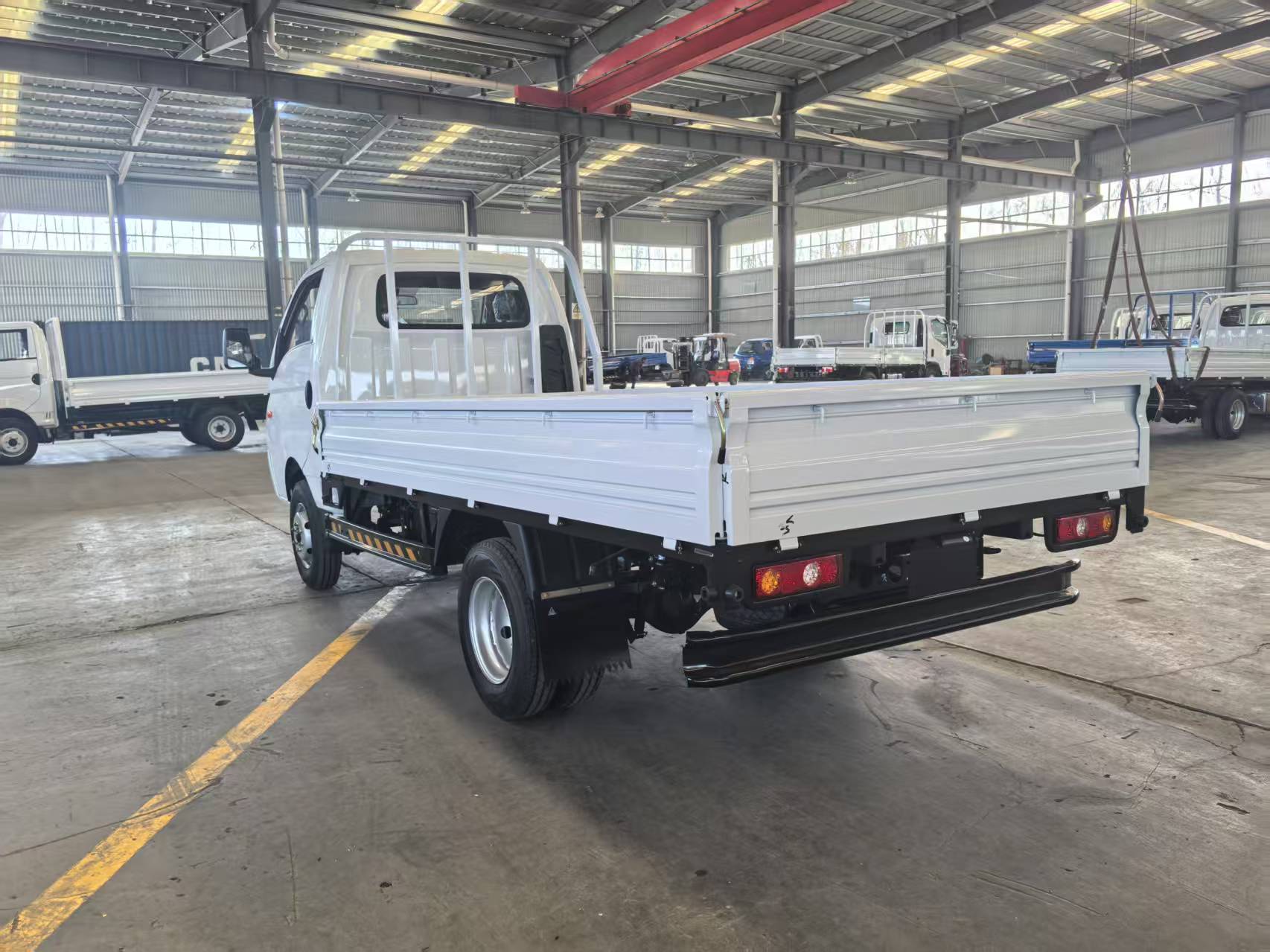 CHENXU 4.5tons diesel light cargo truck with ISUZU 2.8L diesel engine